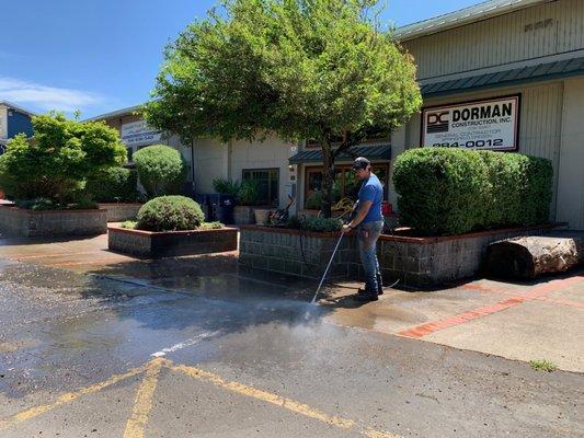 Providing pressure washing service to a local  business in the Eugene, Springfield area.