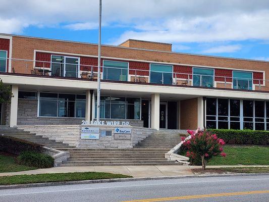 Front of 20 Lake Wire Dr Office Building