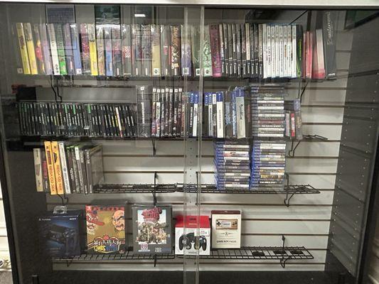 Good selection of complete-in-box games for a wide range of systems