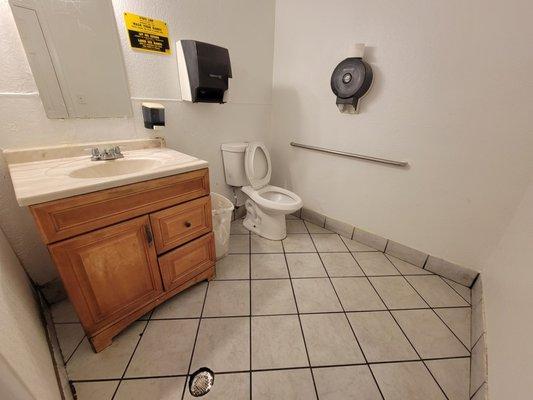 Restroom (wheelchair accessible)