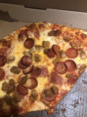 Pepperoni sausage pizza