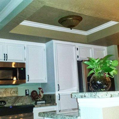 Kitchen remodel crown molding granite and paint