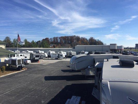 New Travel Trailers and Fifth Wheel