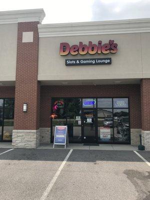 Debbie's Slots Lounge