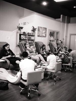 Busy day @paris nails