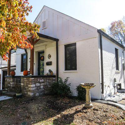 Pearl Gray Shake James Hardie Siding - Arctic White Trim - Webster Groves, MO