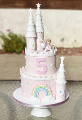 Castle and unicorn - dream cake for many little girls