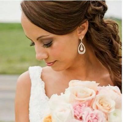 Enhance your wedding day by getting eyelash extensions.