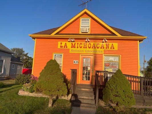 Quaint Neighborhood Grocery Store!