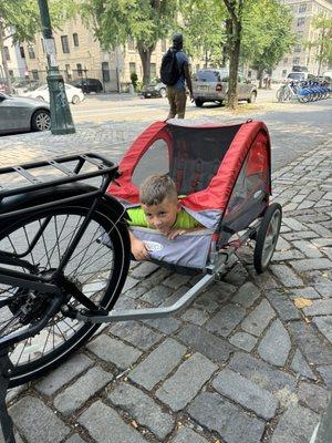 We rented electric bikes and an extra baby stroller.