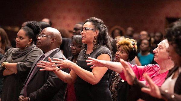 Sunday worship service in the West Angeles Cathedral