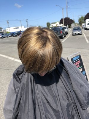 Women's haircut with foils