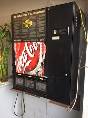 Interesting vending machine but no price on it...