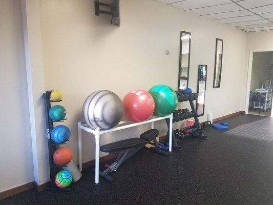 Medicine balls, physio balls, weights