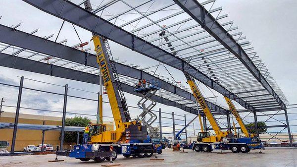 Three 70 Ton Cranes setting roof girders in Sun Valley.