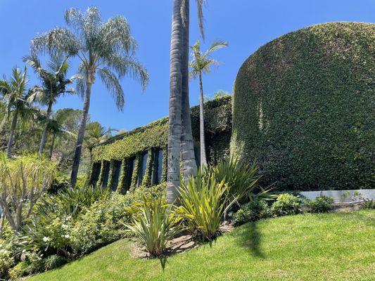 For those who love manicured landscaping