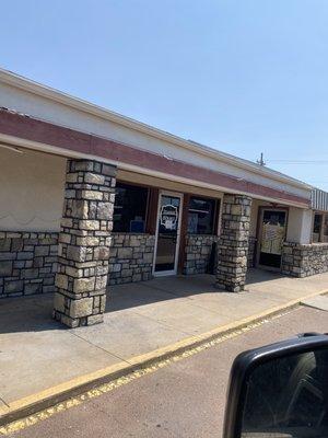 Hackett Stone on Fred's Steakhouse in Altus Oklahoma.