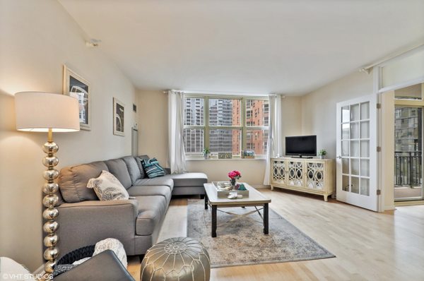 Gold Coast Condo for Sale at 21 W Chestnut. $370,000