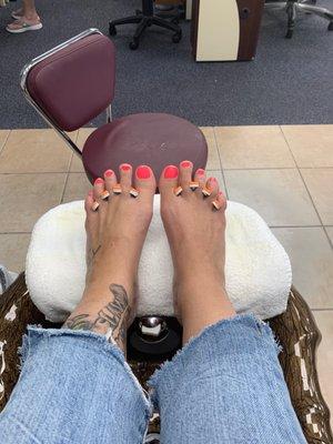 Perfect summer pedicure!