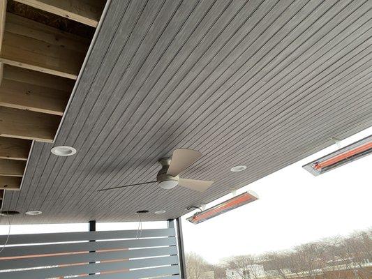 Garage rooftop deck.
Recessed light,fan and heaters!!