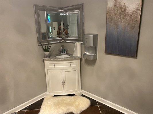 Hand washing area in treatment room