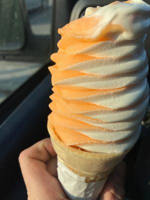 Orange swirl and it tastes like a dreamsicle it's amazing!!!