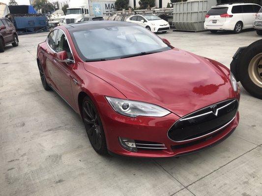 2015 Tesla D85