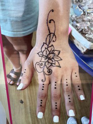 Hand Henna