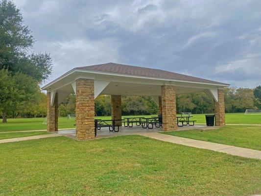 Covered picnic structure