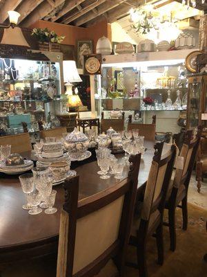 Mahogany table set w /waterford crystal & Spode dishes just in time for entertaining !!