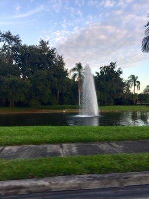 The  water fountain in front of the cross roads shopping center