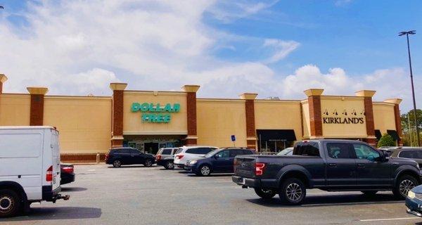 Dollar Tree, Brunswick GA (Golden Isles Plaza store) storefront