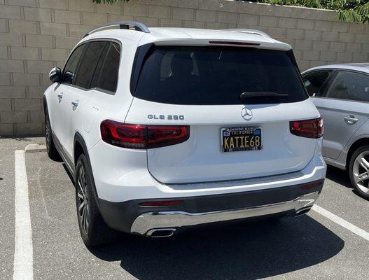 Racist & Disrespectful Beachside Apartments Manager's car. You think driving this car makes better than others? Pathetic!