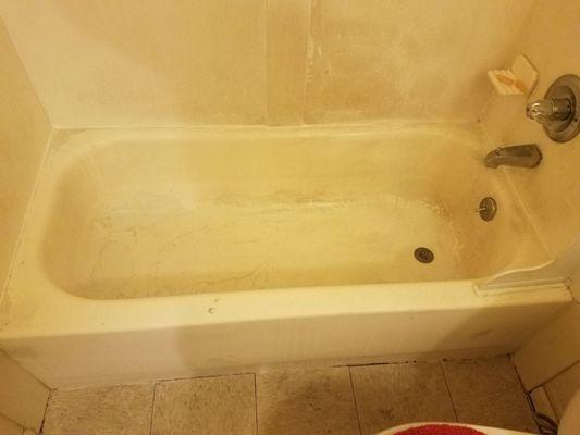 Customer thought this tub needed resurfaced. It just needed cleaning.