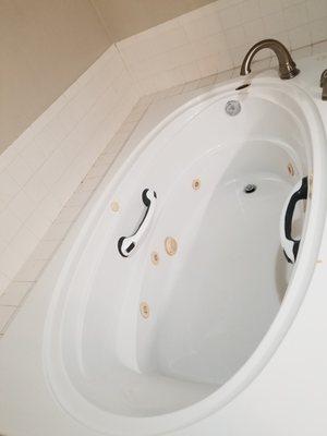 Cleaning and maintenance on tub