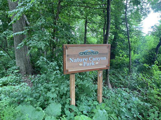 This is the front sigh heading into nature Canyon Park