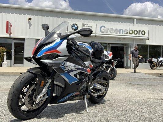 2022 BMW M1000RR