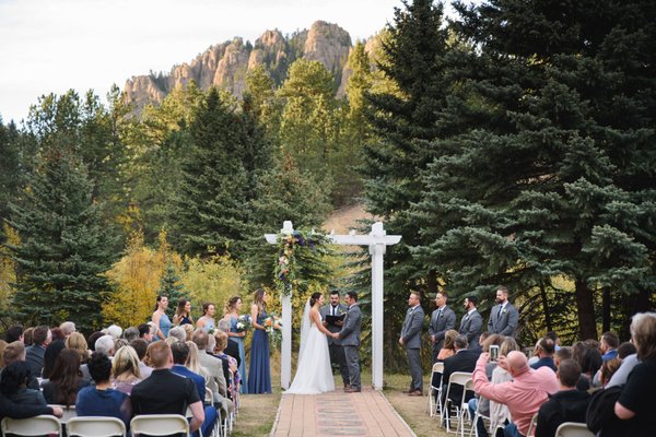 Ceremony with dramatic views | Mountain View Ranch by Wedgewood Weddings