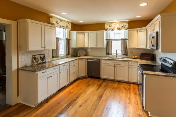 With our CAD design services, we help Lancaster area homeowners like you design and build their dream kitchen.