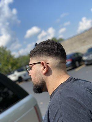 Mid Fade w/ Beard trim