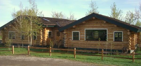 Gonebeaver Co. Log home exterior in Bozeman, MT.