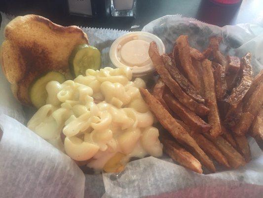 Mac & cheese burger