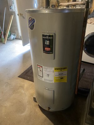 The front of my new water heater installed by OGCPH in June 2020.