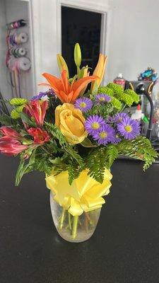 Let's your LVE talk to you with a Flower arrangement on hand.