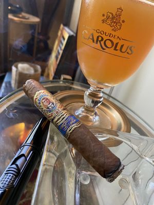 Cigars and craft beer at King's Leaf Cigar Lounge Downtown Charleston