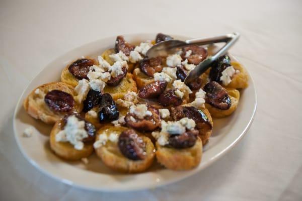 Fig, goat cheese and honey