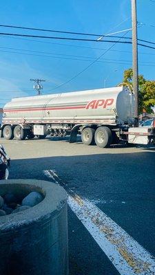 Truck going in exit only so everyone has to back up