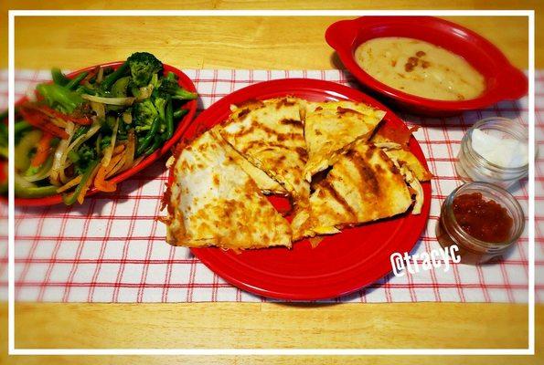 Seasoned grilled mixed veggies, chicken & cheese quesadilla and a cup of cream of crab soup.