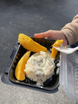 Mango coconut sticky rice dessert