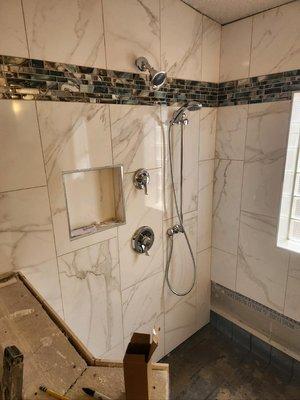 Handy-cap tile shower.